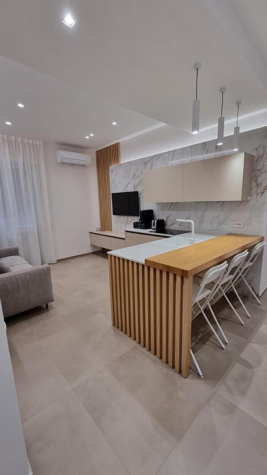 T&t Luxury Int 5 Apartment