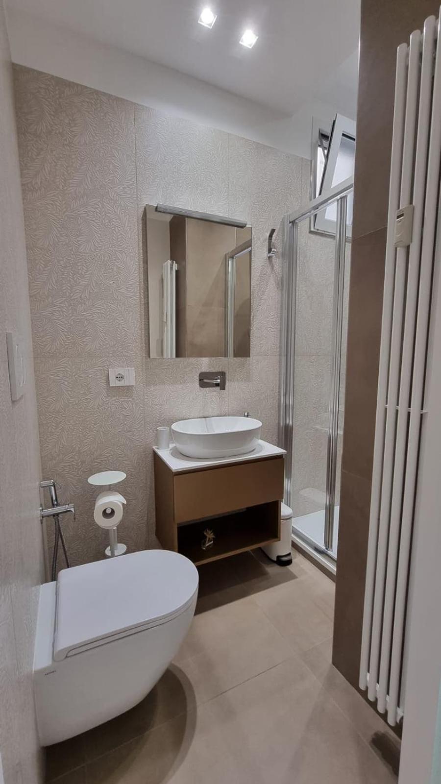T&t Luxury Int 5 Apartment